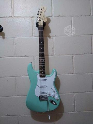 Guitarra electrica squier