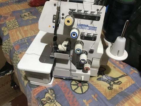 Máquina de coser Overlock 5 hilos