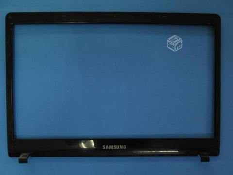 Bisel de Pantalla Notebook Samsung NP300E4C