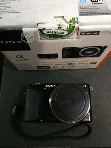 Cámara Sony alpha 6000