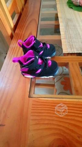 Zapatillas niña marca jordan