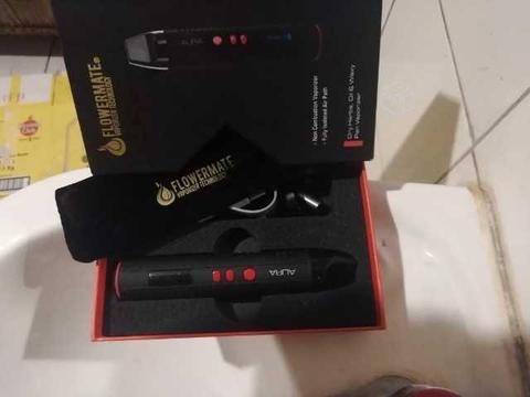 Dos vaporizadores aura flowermate