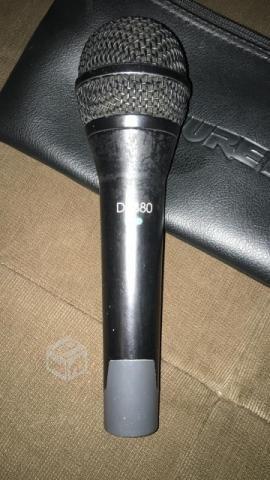 Micrófono AKG D-880