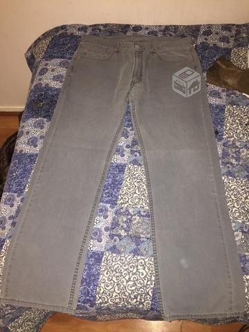 Pantalón Levis talla 32-34