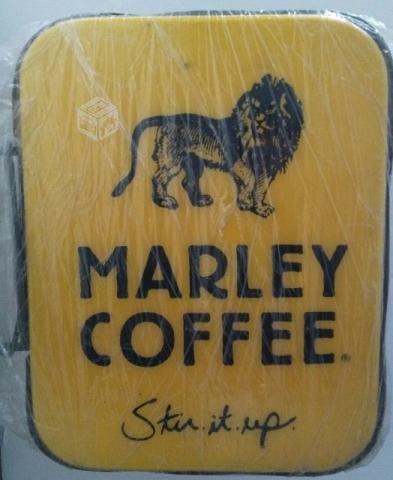 Marley Coffee luminoso