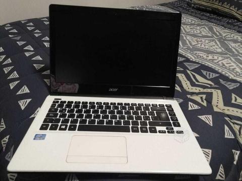 Notebook Acer Aspire E1