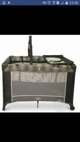 Cuna bebesit con movil y mudador