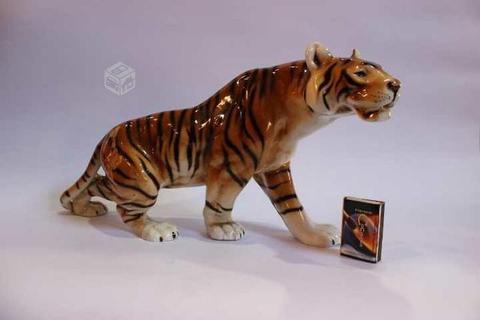 Porcelana checoslovaca antigua tigre