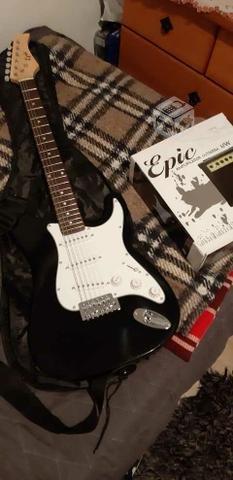 Guitarra eléctrica poco uso
